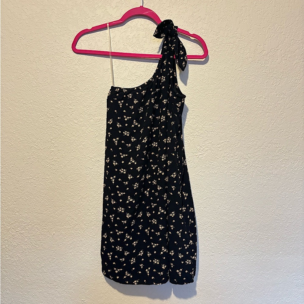 American Eagle One Shoulder Floral Dress